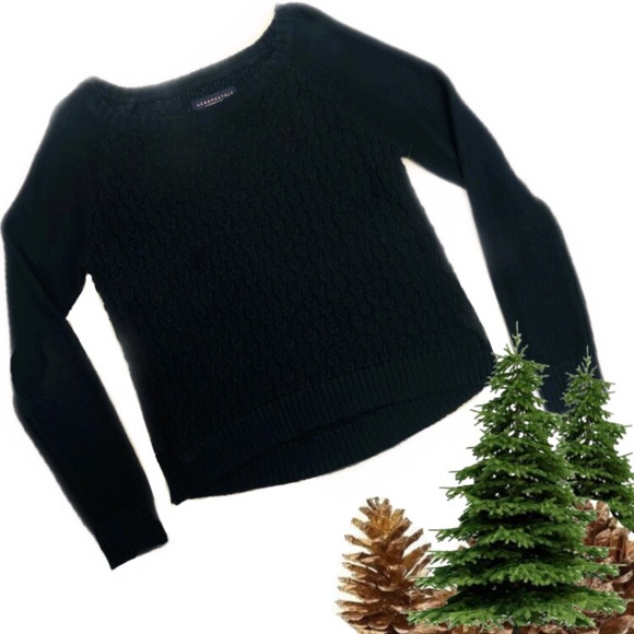 Hunter Green Cable Knit Sweater - Picture 2 of 4